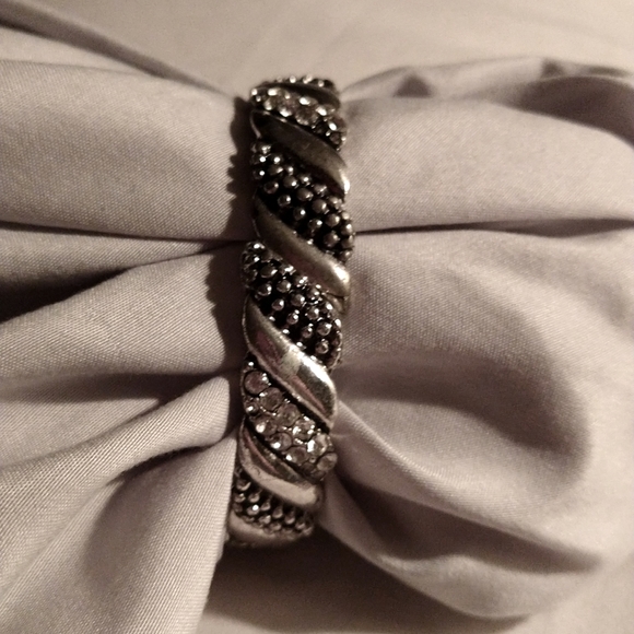 Bracelet - Picture 1 of 2